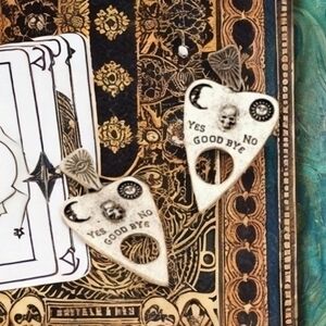 MODCLOTH OUIJA PIECE DISTRESSED EARRINGS